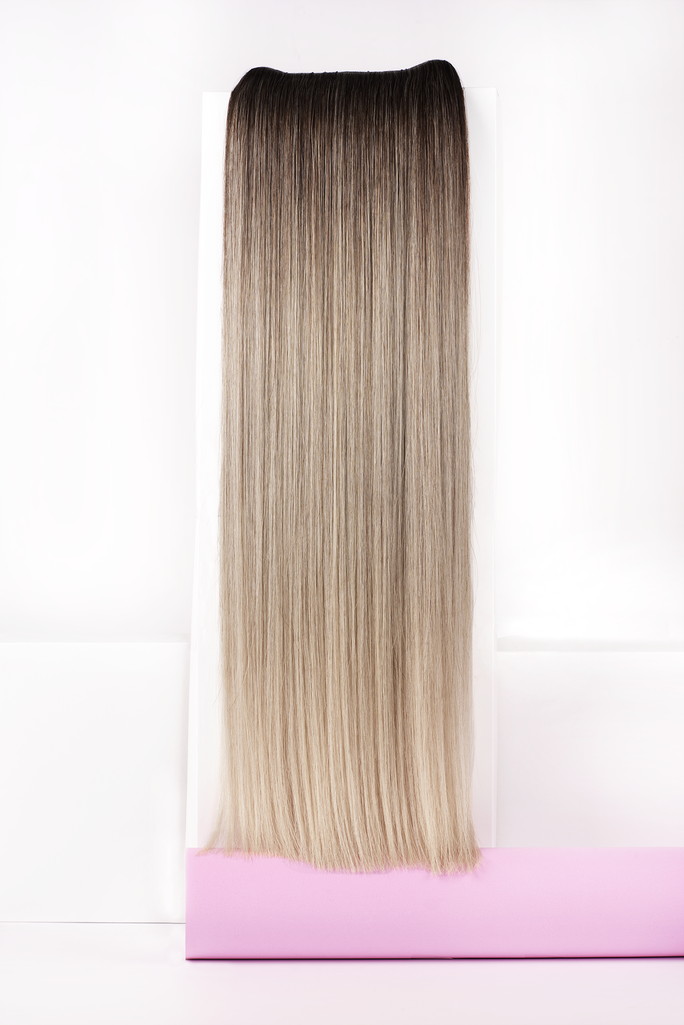 Mae - Light Highlighted Blonde